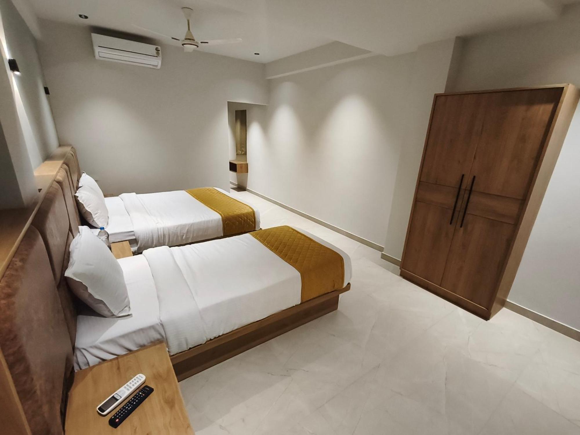 Hotel Beverly Plaza Kozhikode Exterior foto
