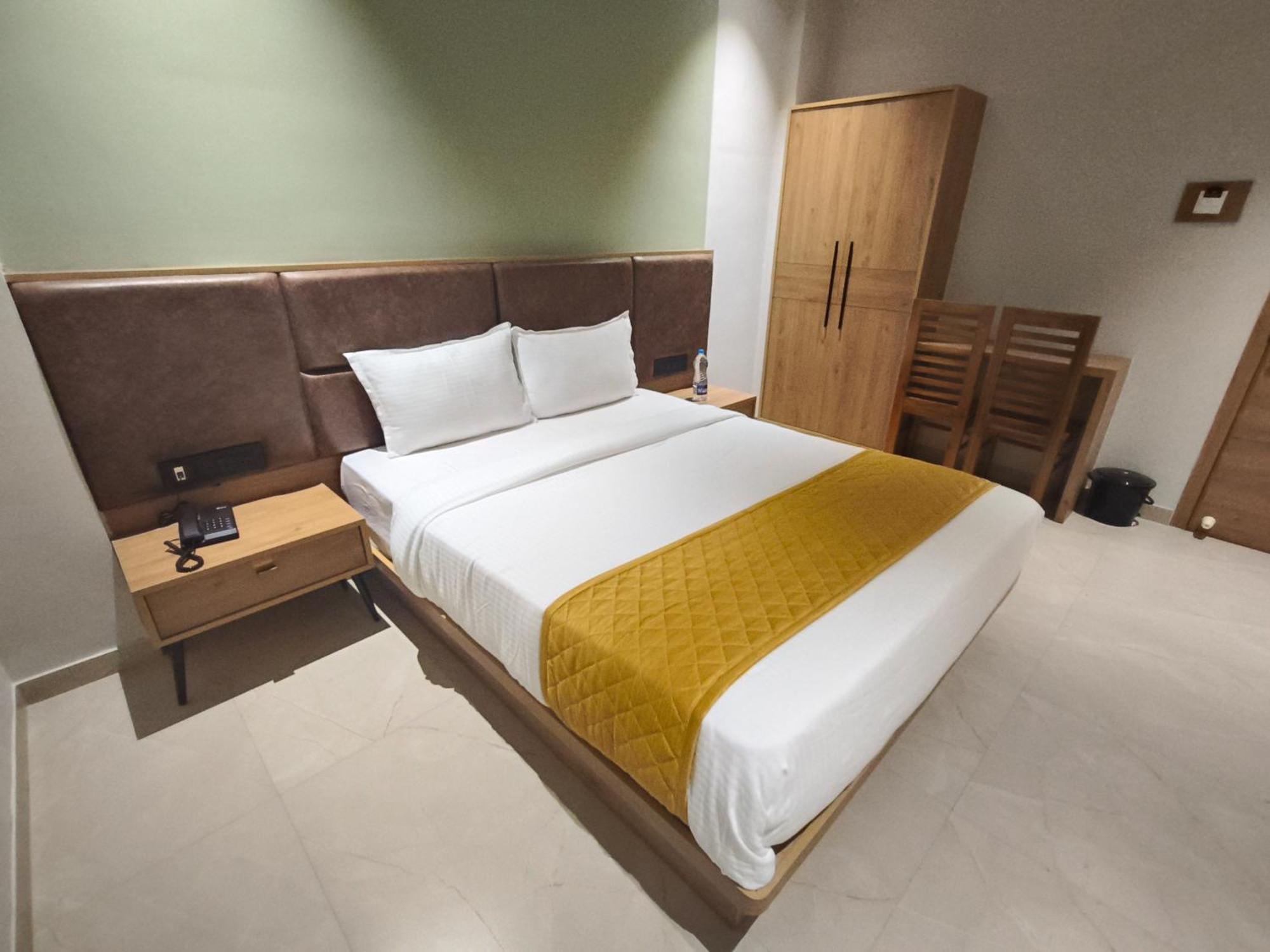 Hotel Beverly Plaza Kozhikode Exterior foto