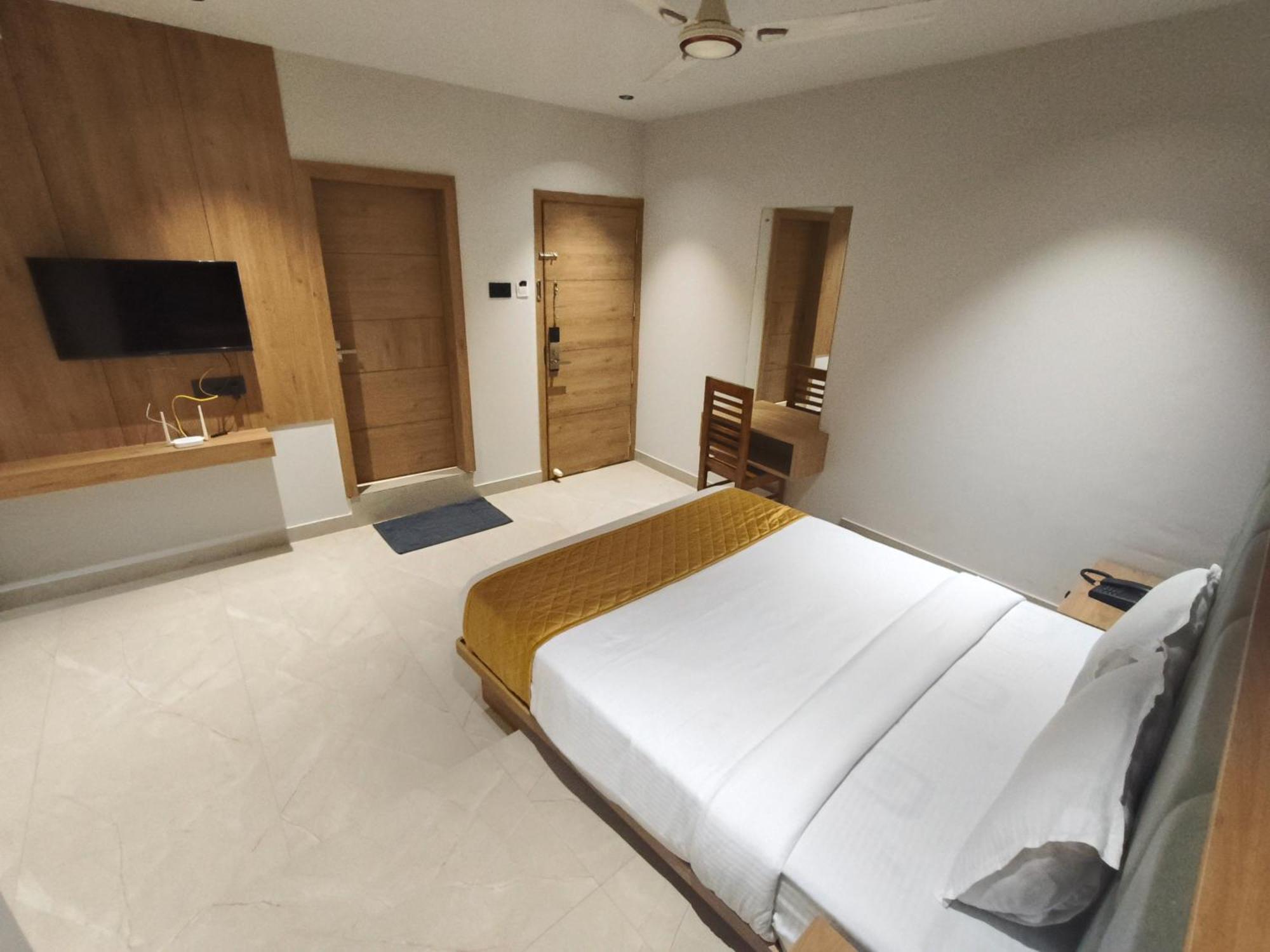 Hotel Beverly Plaza Kozhikode Exterior foto